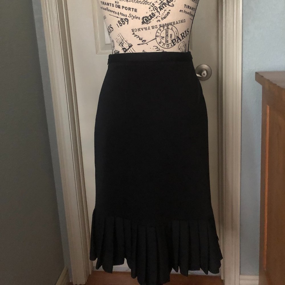 Casual black skirt by Elementz